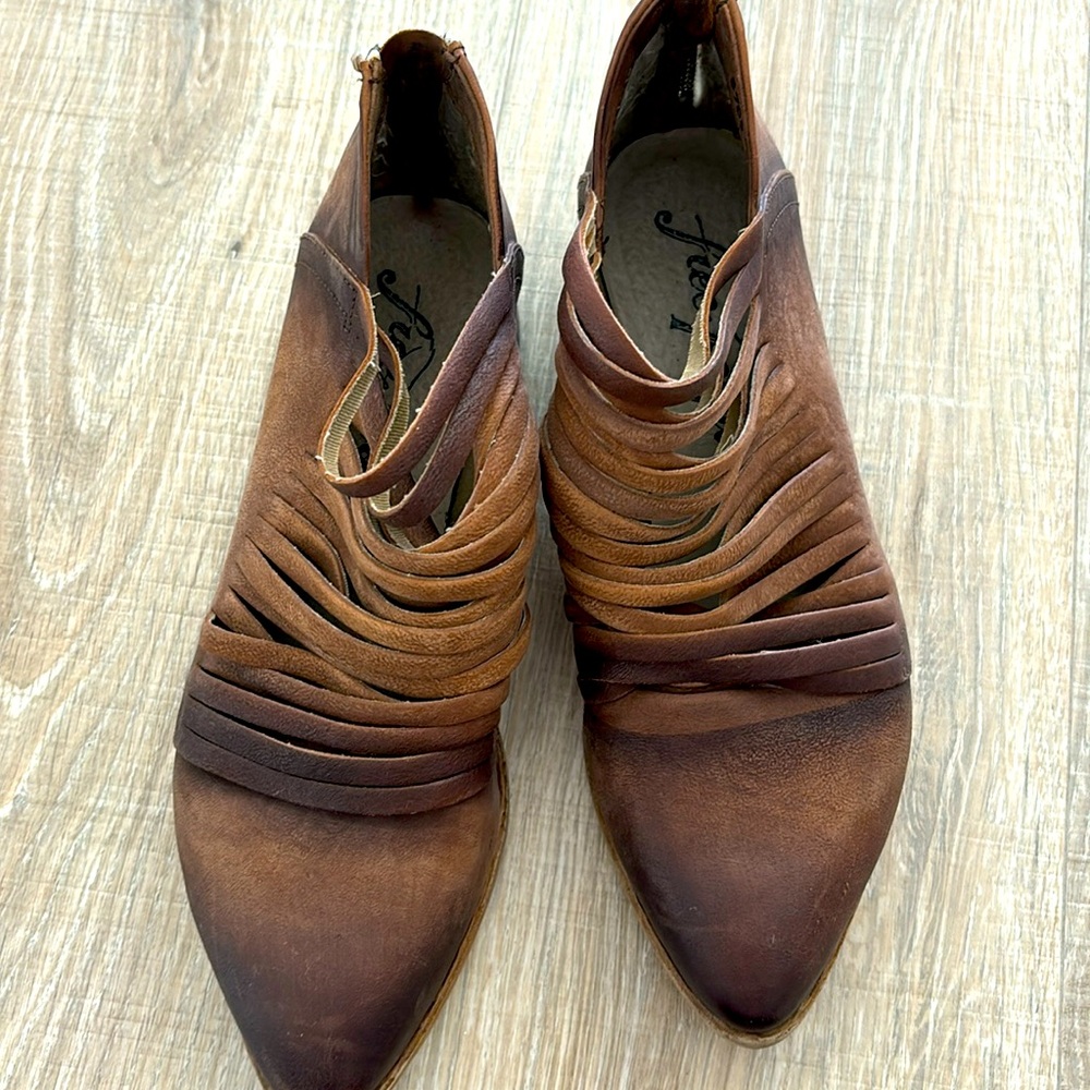 Great condition free people booties